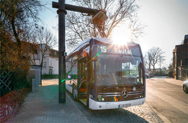 ドイツ・イェーナ市街の電気バス充電ステーションのモニタリングを実現